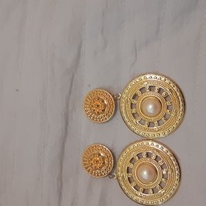 Earbobs